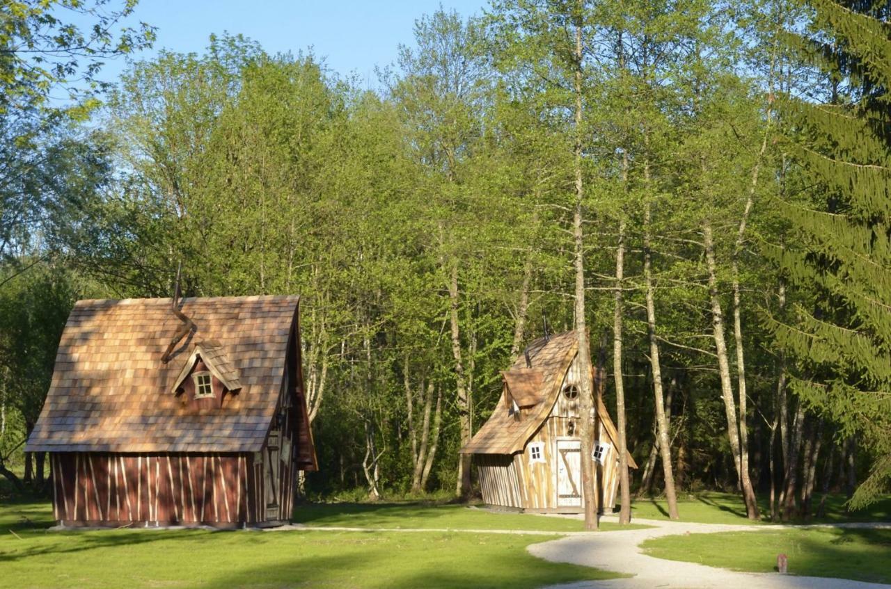 Les Lodges Du Lac Saint-Alban-de-Montbel Exterior foto